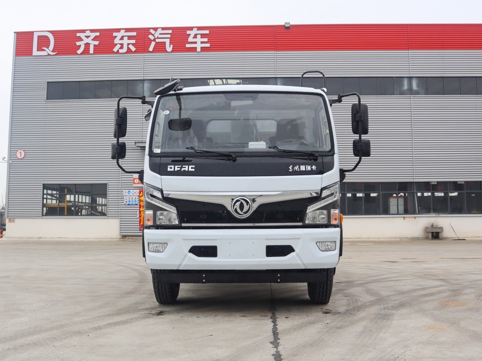 齊東方牌CLD5120ZYSEQ6型壓縮式垃圾車