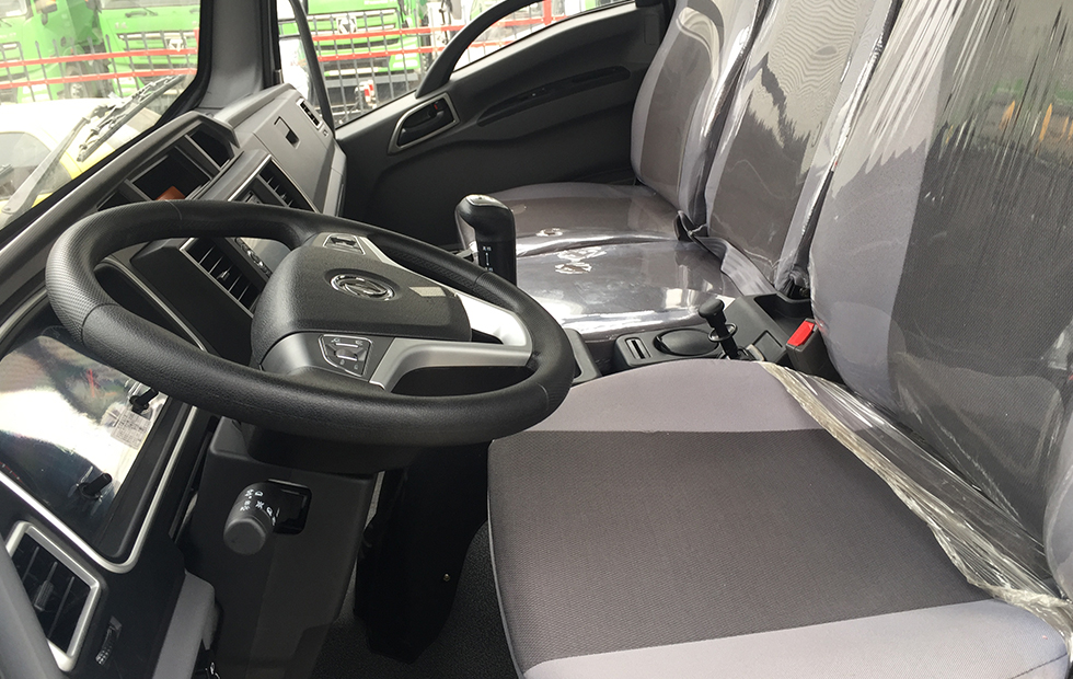 齊東方牌CLD5070ZYSEQ6型壓縮式垃圾車(chē)